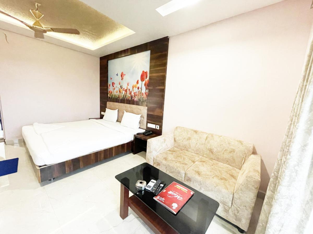 Shree Ganesh Hotel Puri Exterior photo
