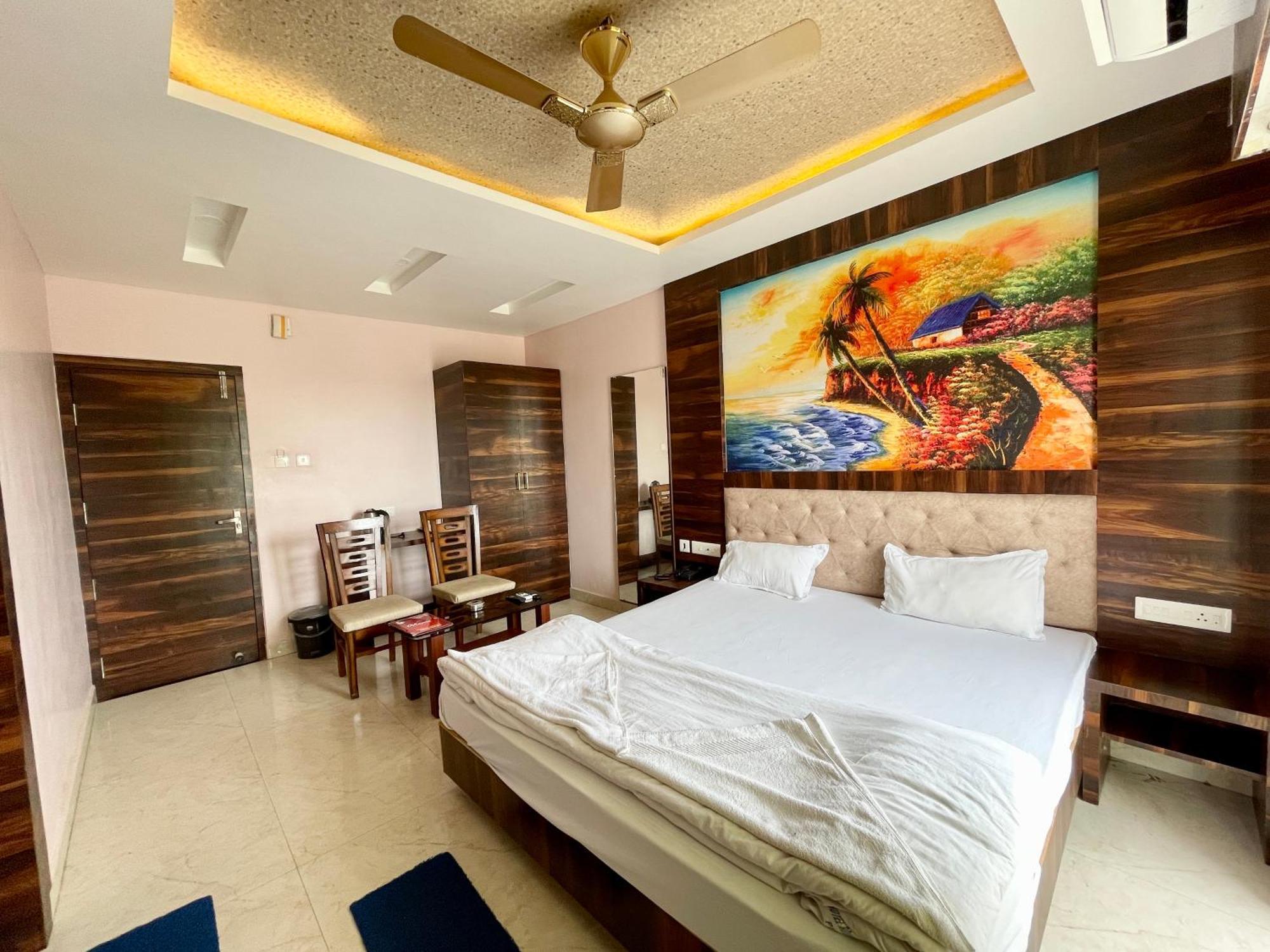 Shree Ganesh Hotel Puri Exterior photo